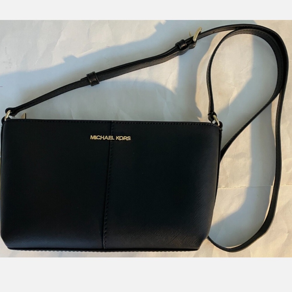 Jet Set Travel Leather Crossbody Clutch